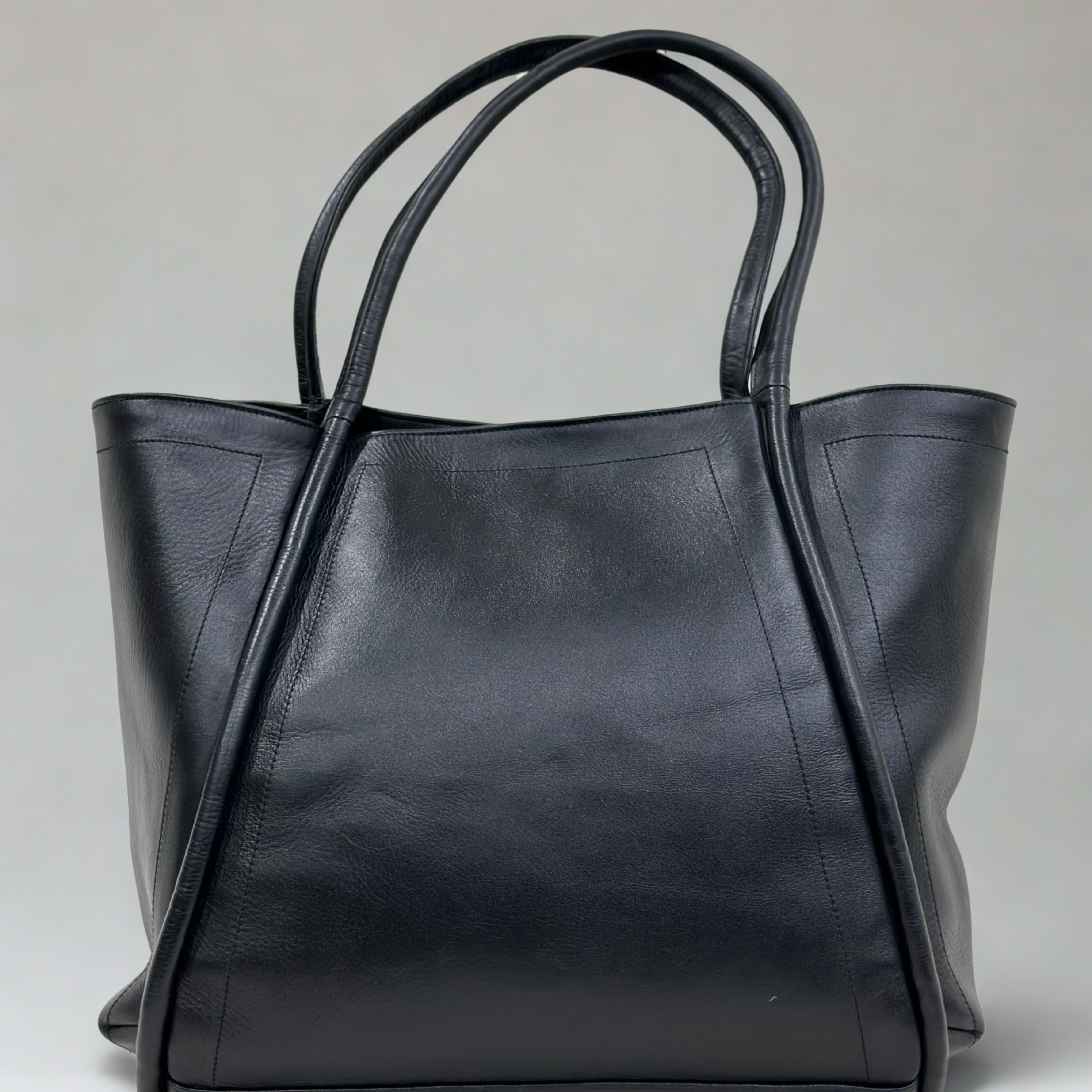 The Urban Classic Tote