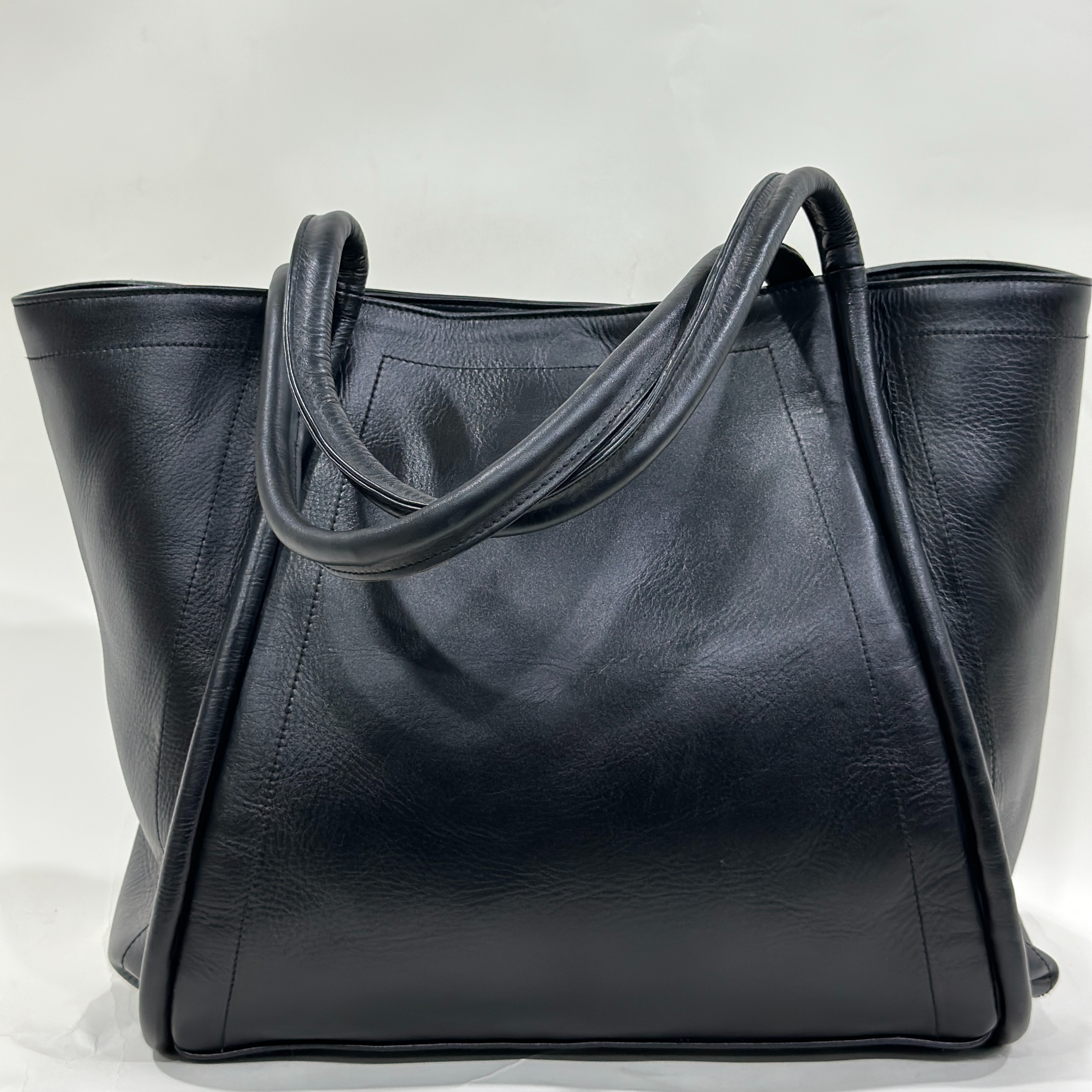 The Urban Classic Tote